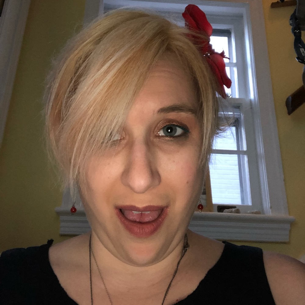 Meet your Posher, Alexandra